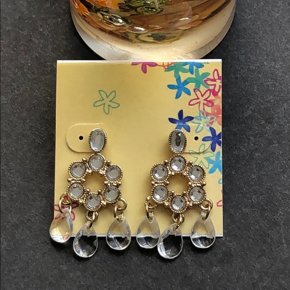 Gold tone chandelier Earrings - Picture 1 of 5